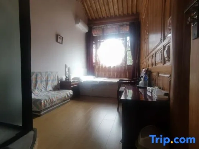 1 Bedroom Standard Double room with city view
