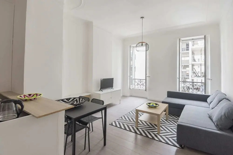 Superb bright and spacious apt in Marseille