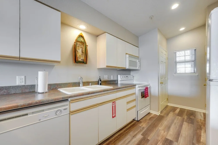 2 Bedrooms Apartment