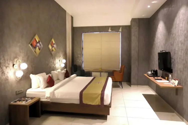 Hotel Reyansh Pride