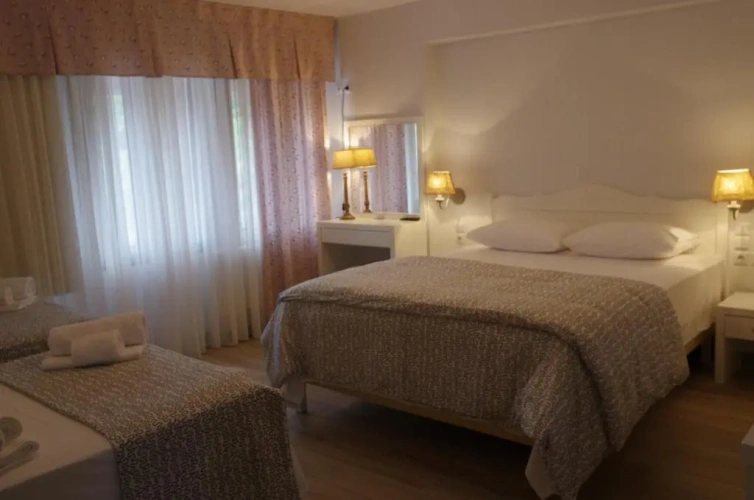 Standard Quadruple room with mountain view