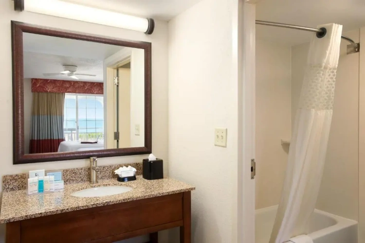 Standard Double room with partial ocean view