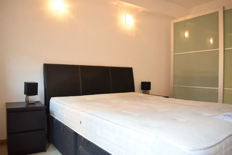 London Modern Apartment