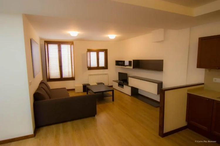 3 Bedrooms Apartment