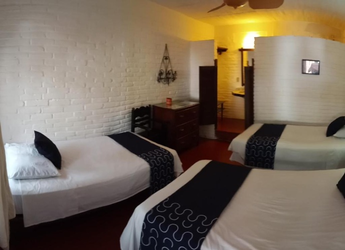 Standard Triple room