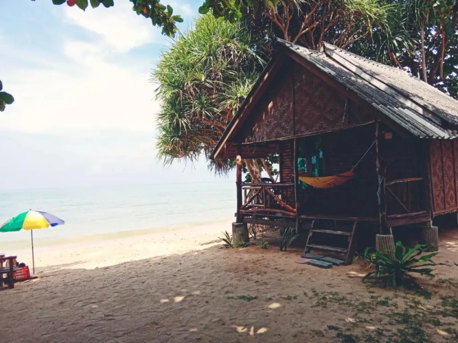 Bungalow beachfront