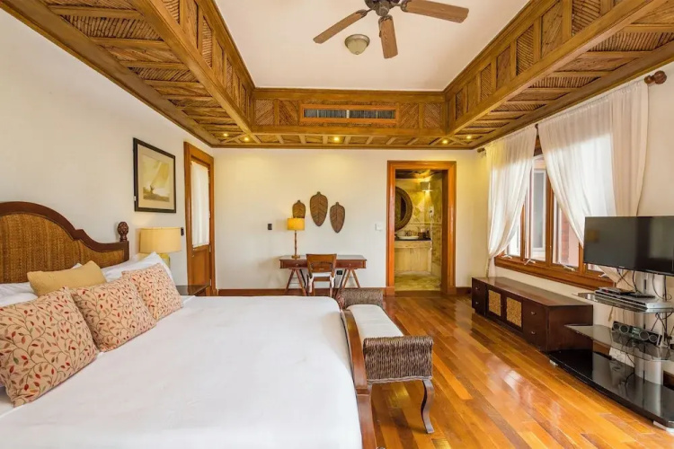 Ocean View Villa with Pool Chef Butler