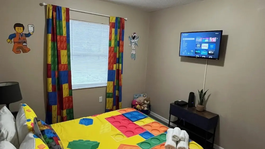 BlockHaven near Legoland & Disney
