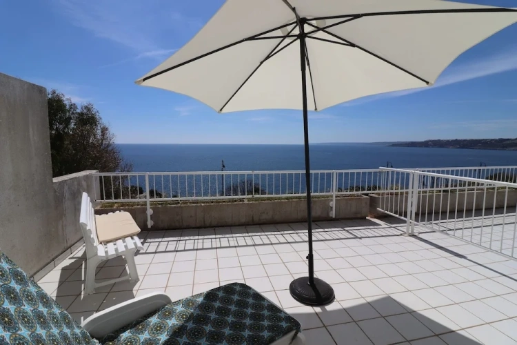 1 Bedroom Apartment with balcony