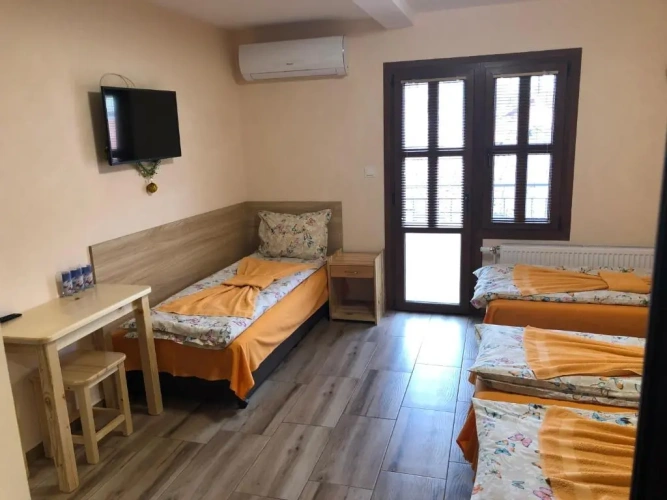 Classic Quadruple room
