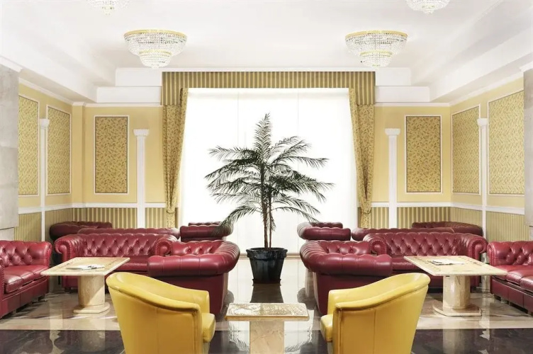 Grand Plaza