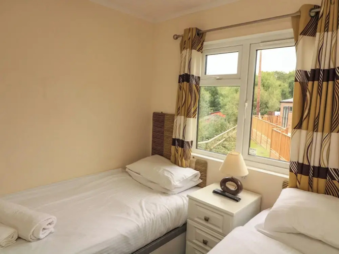The Brambles 17 - Conkers Lodge