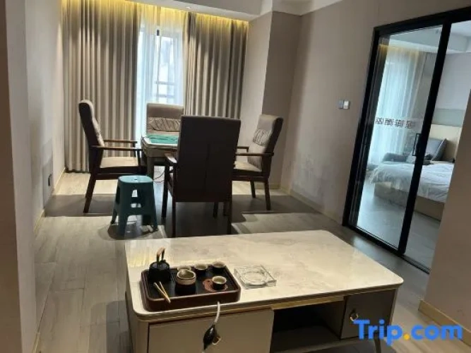 Deluxe Suite