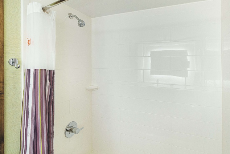 La Quinta Inn & Suites by Wyndham Orange County Airport photo 11