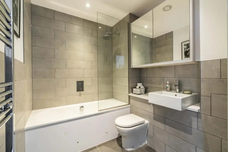 Contemporary 2BD Flat With Balcony - Hackney Downs
