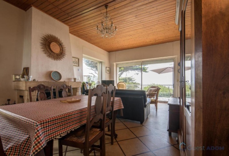 4 Bedrooms Cottage