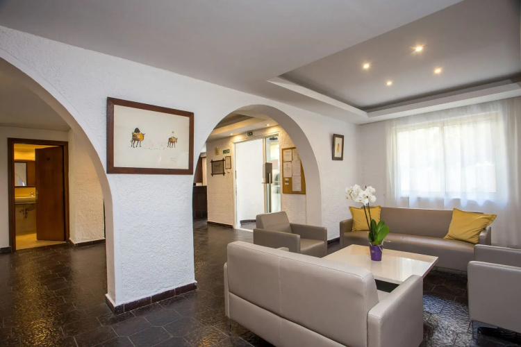 Royal Apart Hotel