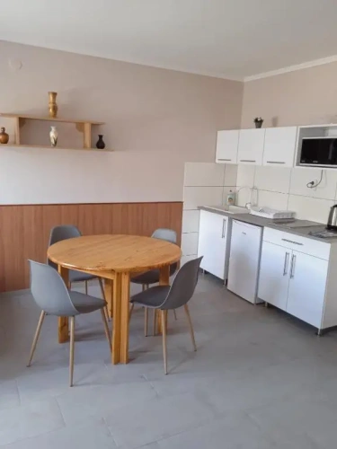1 Bedroom Attic Apartment