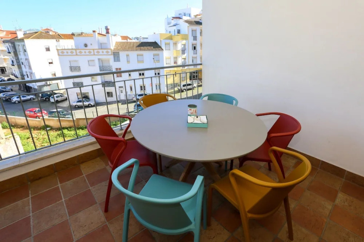 3-bedroom Apartment With Pool, Gym & Jacuzzi