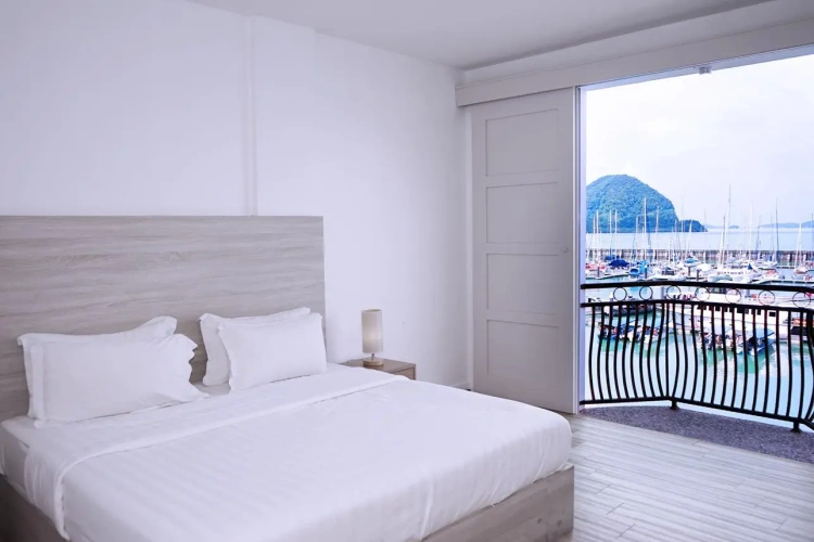 Deluxe Twin room with sea view