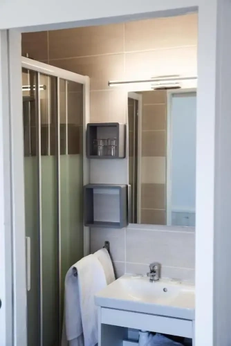 Standard Quadruple room with city view