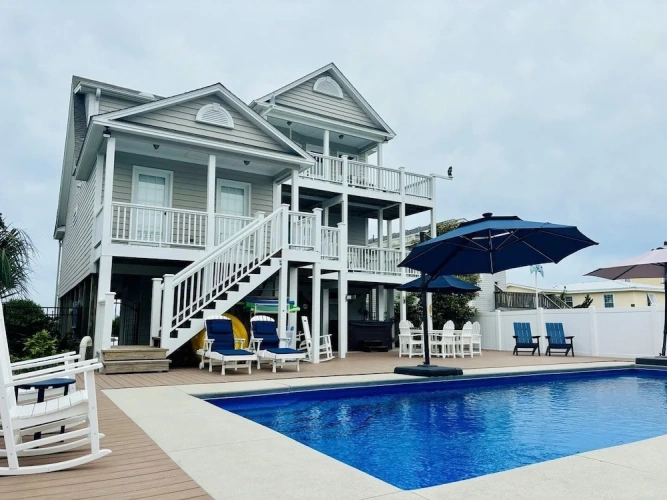 4 Bedrooms Cottage