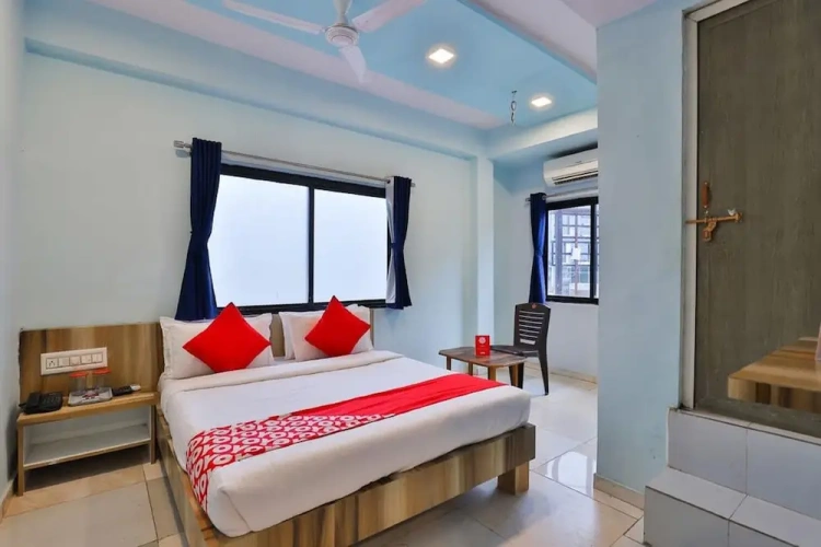 Deluxe Double room with city view