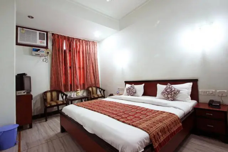 Hotel S.R Palace