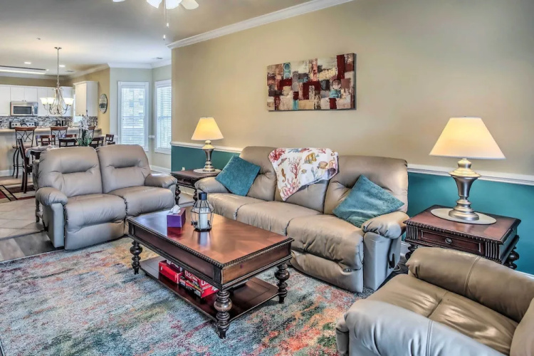 Myrtle Beach Condo: Pool & Golf Course Access