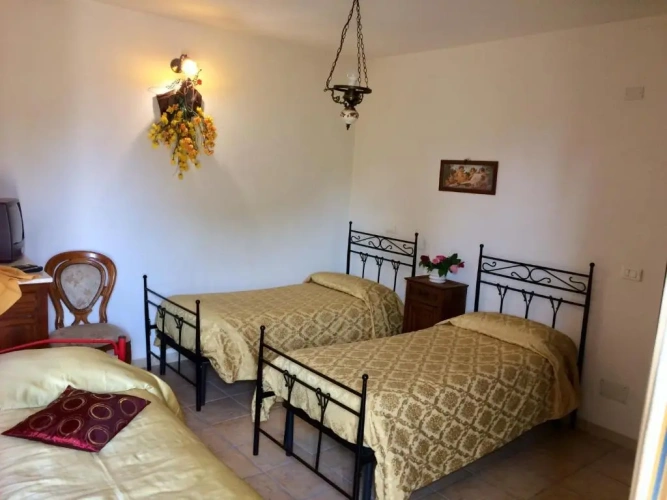 Standard Triple room with balcony