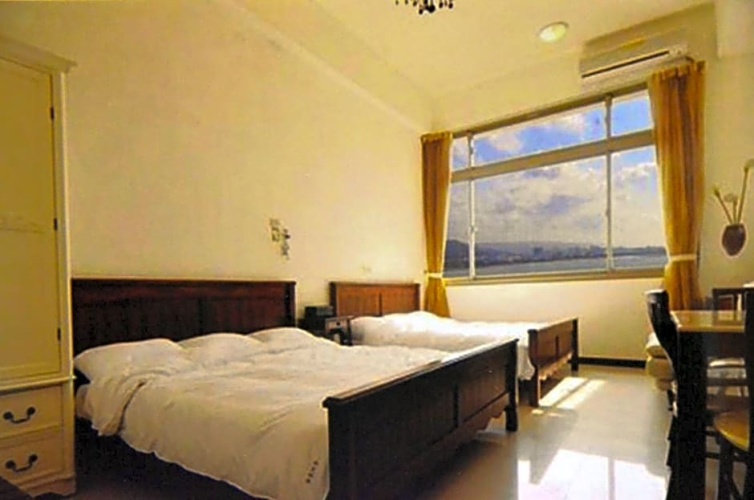 Standard Quadruple room with sea view