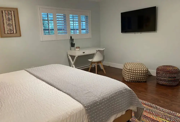Adorable Villa With Water Front in Pompano