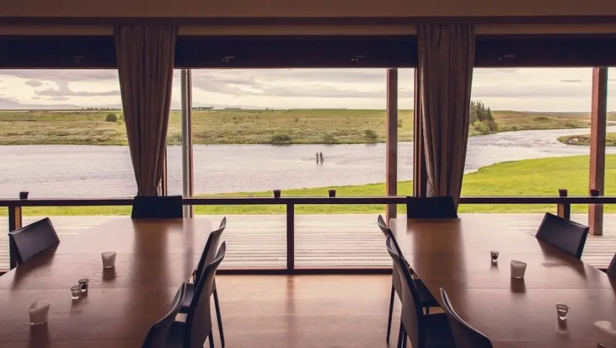 River Hotel