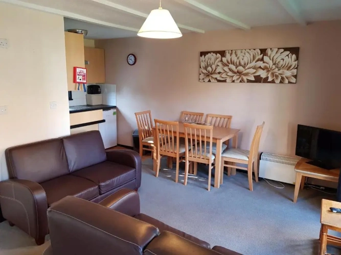 2 Bedrooms Cottage