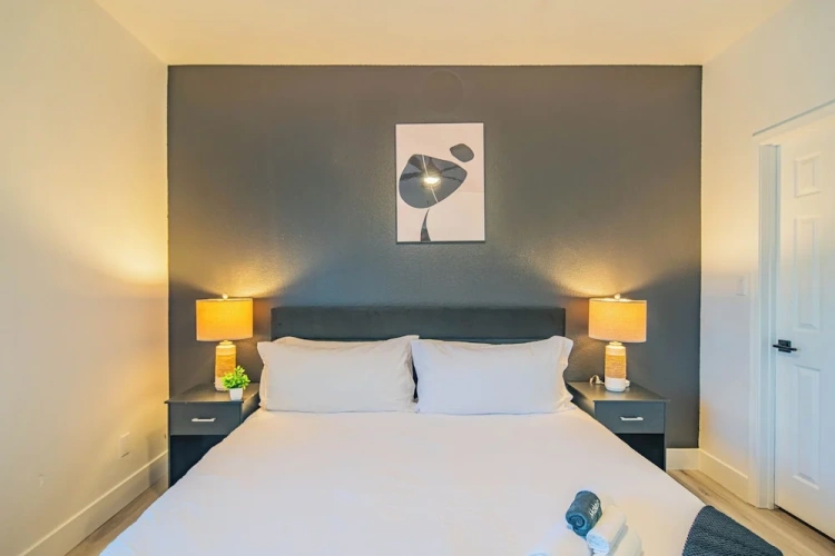2 Bedrooms Business Apartment