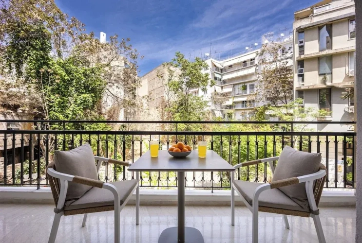 2 Bedrooms Apartment