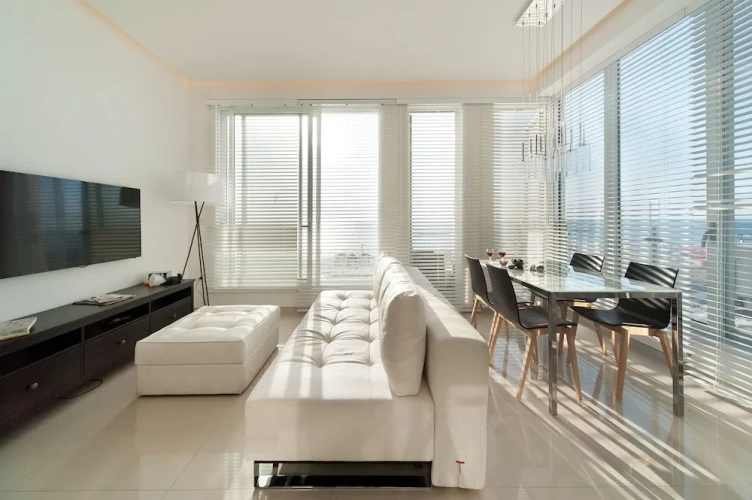 2 Bedrooms Apartment beachfront