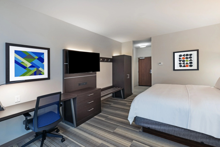 Holiday Inn Exp Stes Purcell by IHG