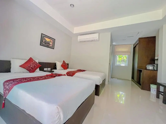Standard Twin room with balcony