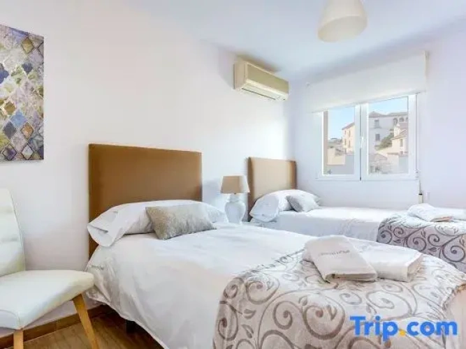 3 Bedrooms Apartment
