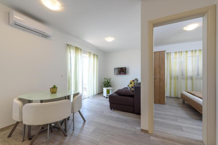 1 Bedroom Apartment with balcony and with view