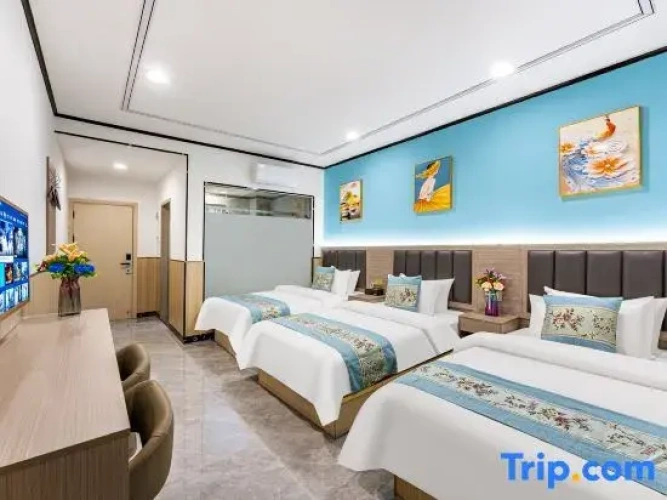 Standard Triple room