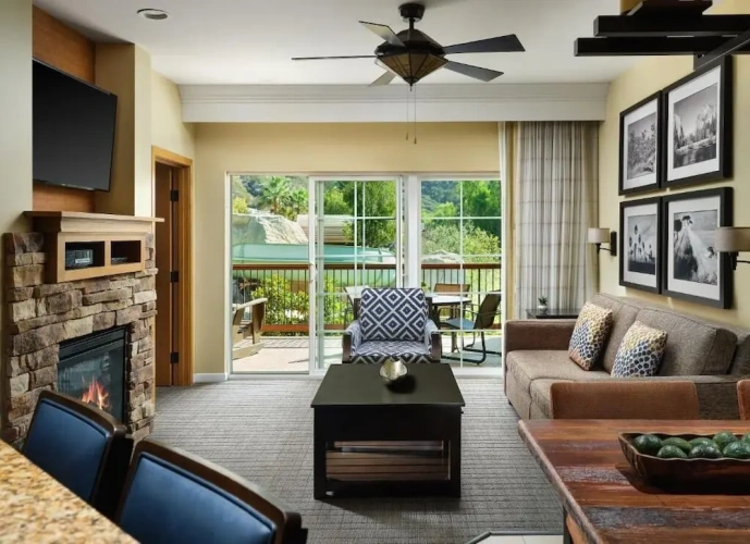 3 Bedrooms Luxury room with golf view