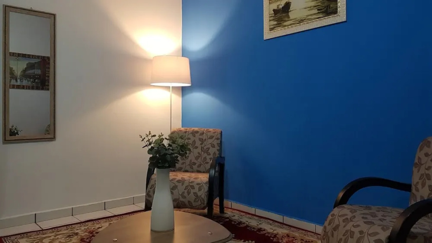 B & A Suites Inn