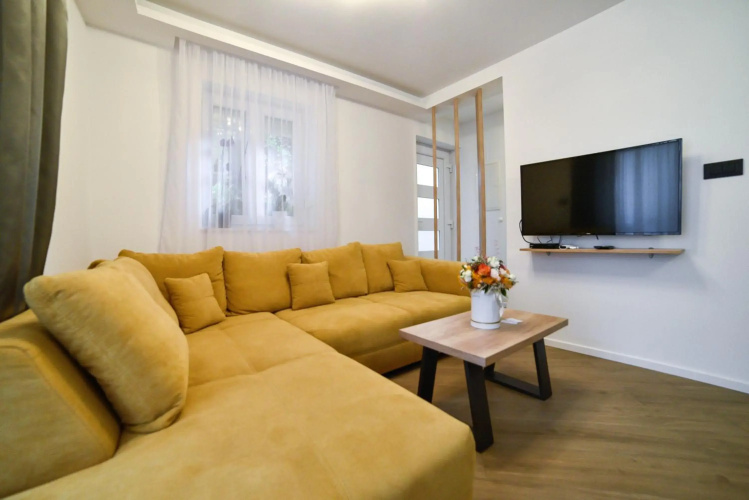 Luxury Apartment Knezovic