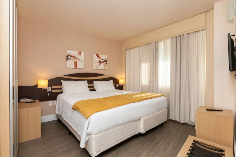 Deluxe Double room with city view