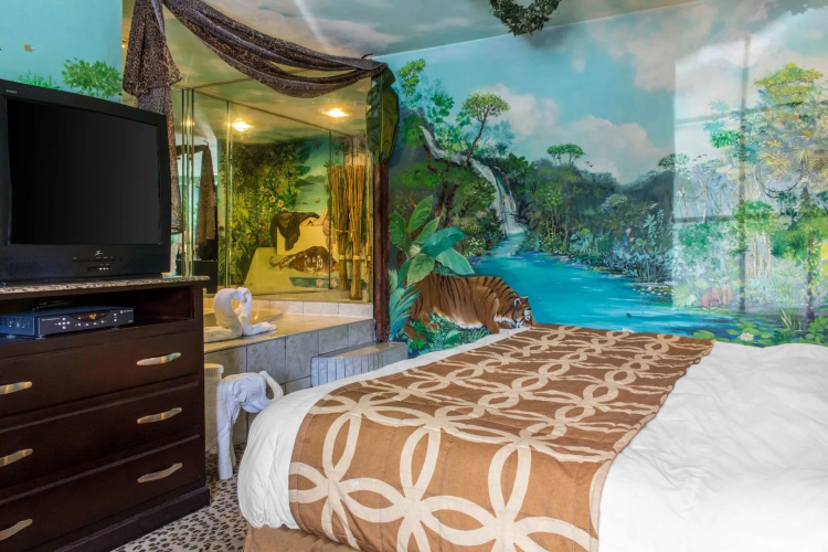 Delux Inn & Suites