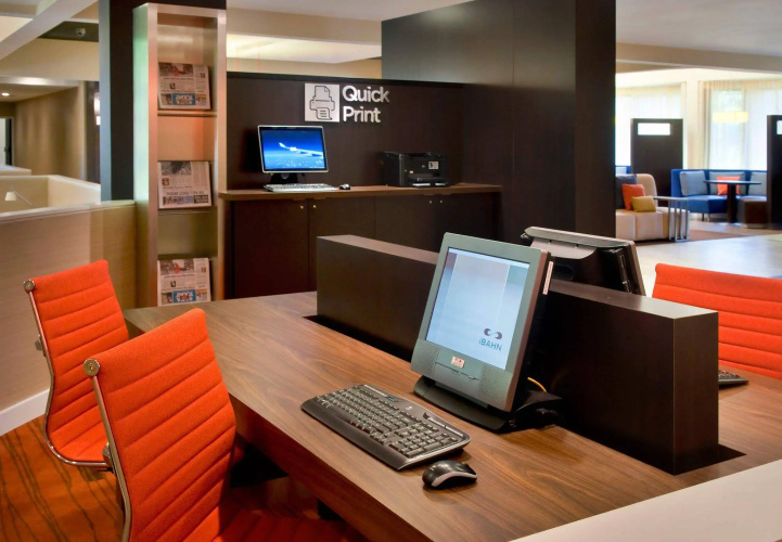 Courtyard by Marriott Lincroft Red Bank