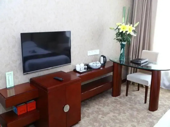 Longzhou Hotel