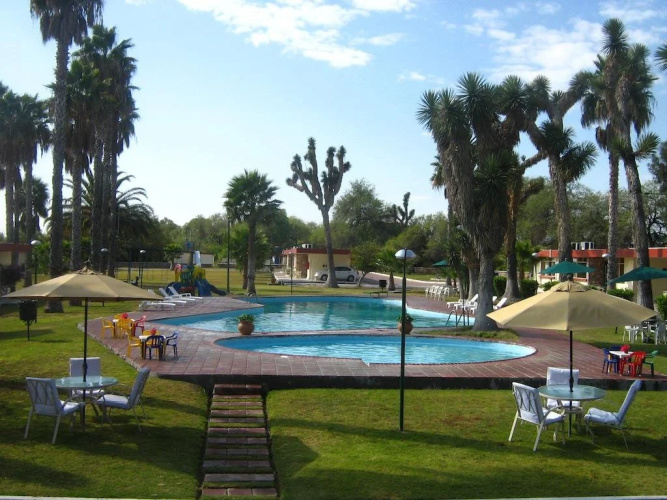 Hotel Las Palmas Midway Inn
